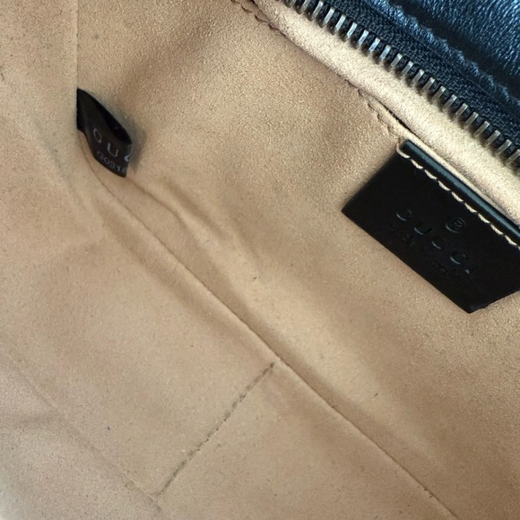 Gucci GG Marmont Mini Bag in Black leather - Picture 10 of 16